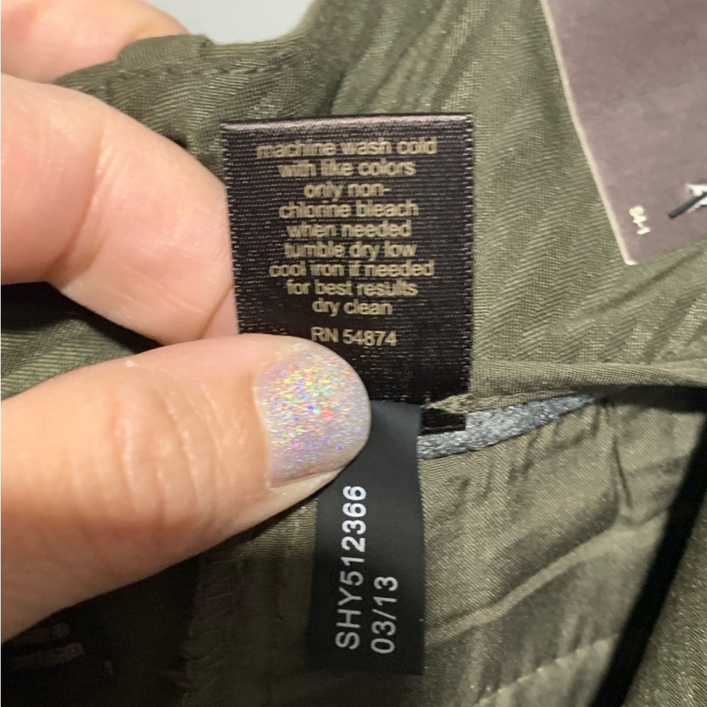 The Limited Drew Fit Shorts Green 0 NWT - Picture 9 of 13